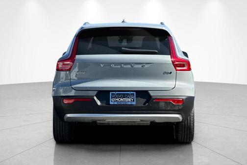 2025 Volvo XC40 B5 Plus Bright Theme