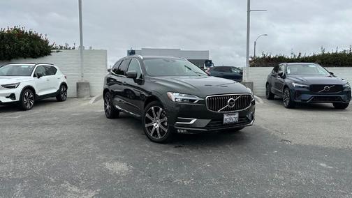 Gray Metallic 2018 Volvo XC60 T6 Inscription