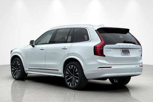 2025 Volvo XC90 Plug-In Hybrid T8 Plus 7-Seater