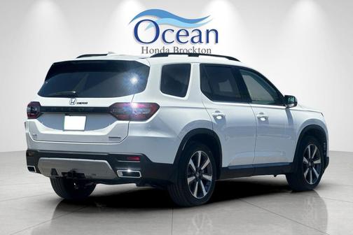 2025 Honda Pilot Touring 8-Passenger