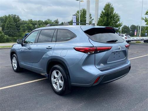 2022 Toyota Highlander LE