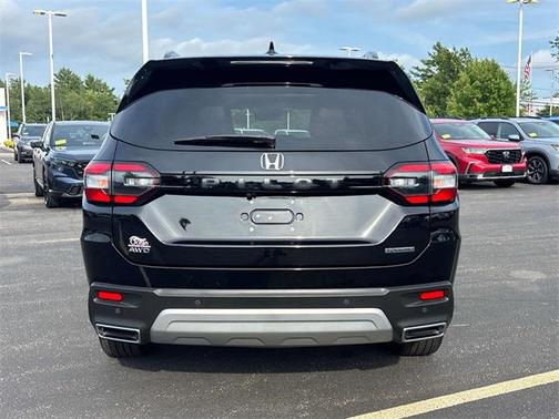 2024 Honda Pilot Touring 8-Passenger