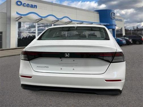 2025 Honda Accord LX 1.5T