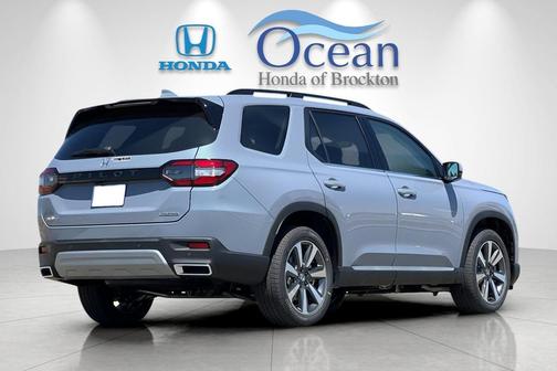 2025 Honda Pilot Touring 8-Passenger