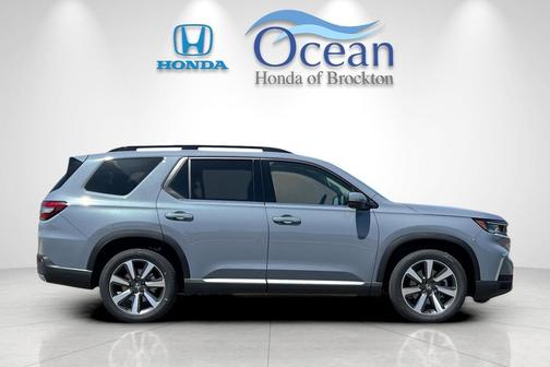 2025 Honda Pilot Touring 8-Passenger