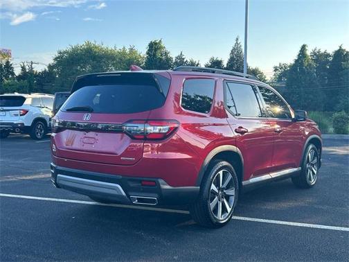 2024 Honda Pilot Touring 8-Passenger