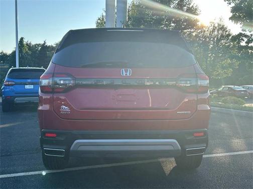 2024 Honda Pilot Touring 8-Passenger