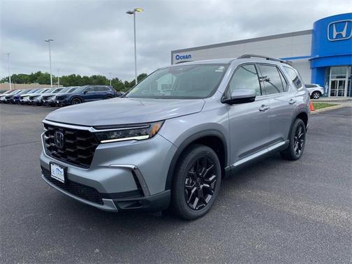 2025 Honda Pilot Touring 8-Passenger