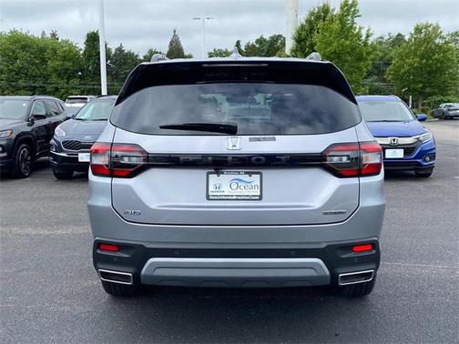 2025 Honda Pilot Touring 8-Passenger