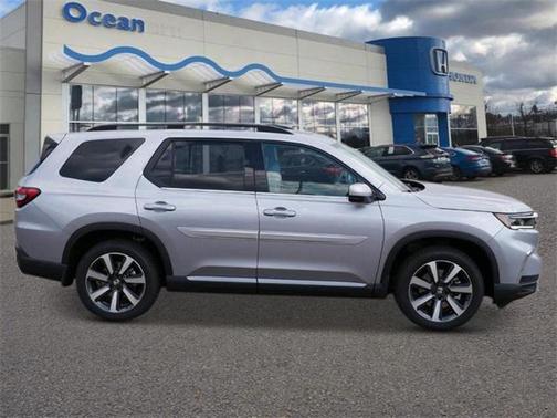 2025 Honda Pilot Touring 8-Passenger