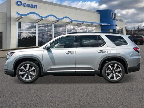 2025 Honda Pilot Touring 8-Passenger