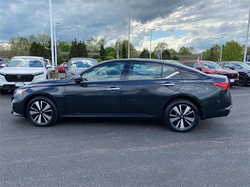 2022 Nissan Altima 2.5 SL