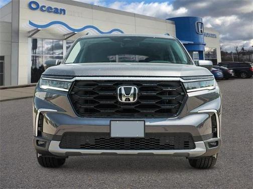 2025 Honda Pilot Touring 8-Passenger
