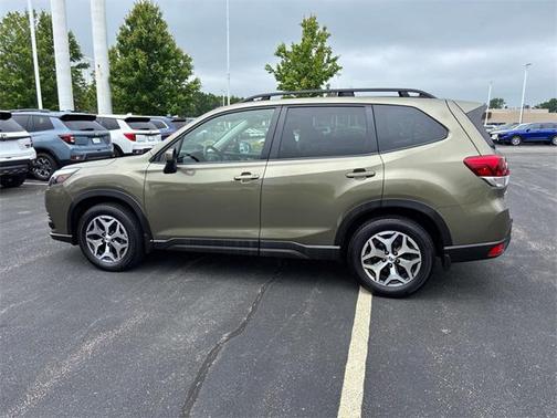 2023 Subaru Forester Premium