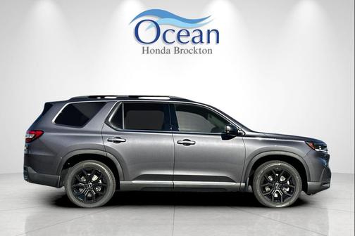 2025 Honda Pilot Touring 8-Passenger