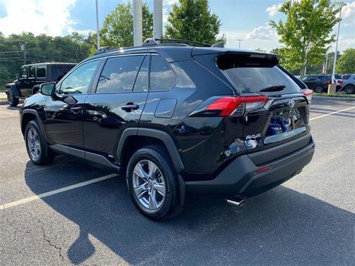2022 Toyota RAV4 Hybrid XLE