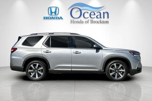 2025 Honda Pilot Touring 8-Passenger