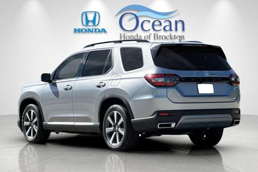 2025 Honda Pilot Touring 8-Passenger