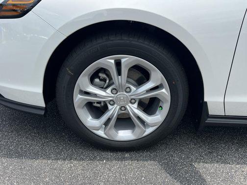 2025 Honda Accord LX 1.5T