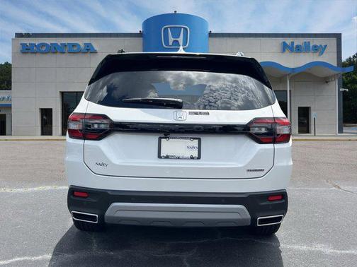 2025 Honda Pilot Touring 8-Passenger