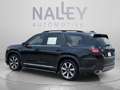 Crystal Black Pearl 2025 Honda Pilot Touring 8-Passenger