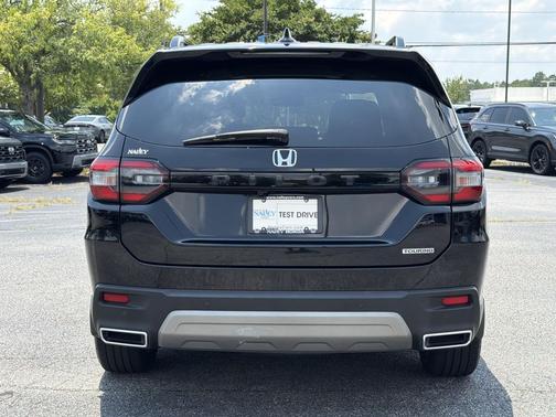 Crystal Black Pearl 2025 Honda Pilot Touring 8-Passenger