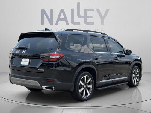 Crystal Black Pearl 2025 Honda Pilot Touring 8-Passenger