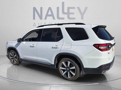 Platinum White Pearl 2023 Honda Pilot Touring 8-Passenger