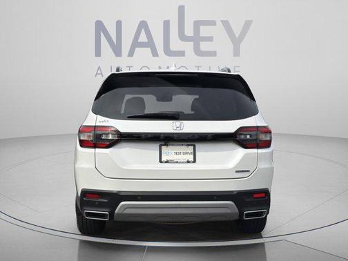 Platinum White Pearl 2023 Honda Pilot Touring 8-Passenger