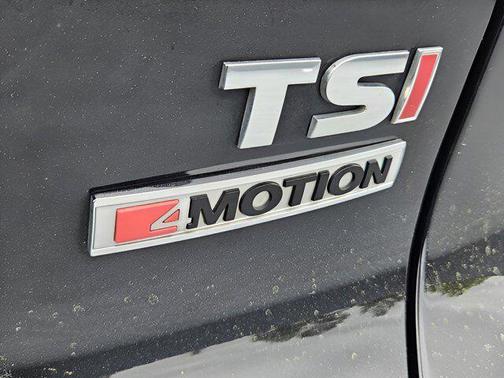 Deep Black Pearl 2016 Volkswagen Tiguan S