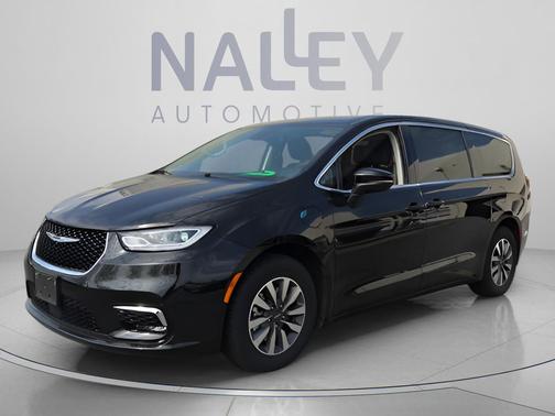 Brilliant Black Crystal Pearlcoat 2023 Chrysler Pacifica Hybrid Touring L