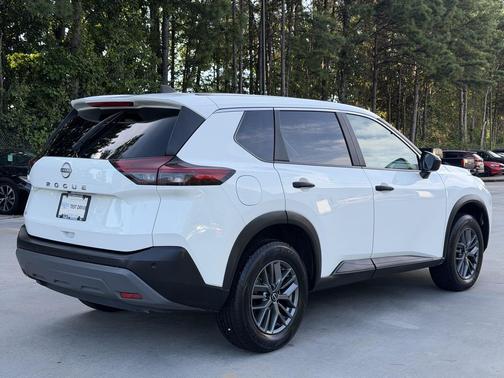 Glacier White 2023 Nissan Rogue S