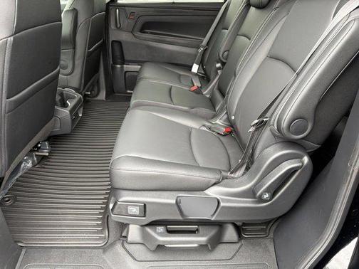 Crystal Black Pearl 2026 Honda Odyssey EX-L