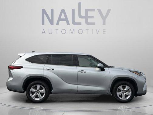 Celestial Silver Metallic 2022 Toyota Highlander LE