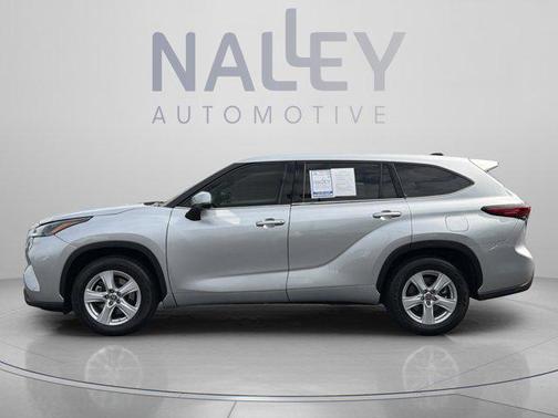 Celestial Silver Metallic 2022 Toyota Highlander LE