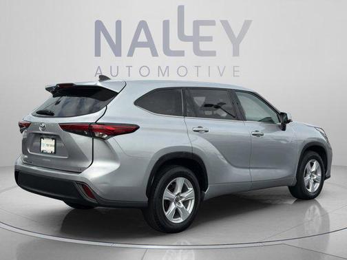 Celestial Silver Metallic 2022 Toyota Highlander LE
