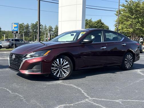 Garnet Pearl Metallic 2025 Nissan Altima SV FWD