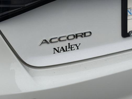 Platinum White Pearl 2025 Honda Accord SE