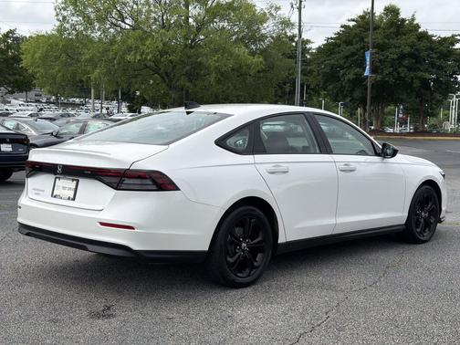 Platinum White Pearl 2025 Honda Accord SE