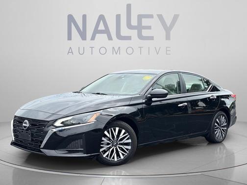 Super Black 2025 Nissan Altima SV FWD