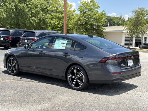 Meteorite Gray Metallic 2026 Honda Accord SE
