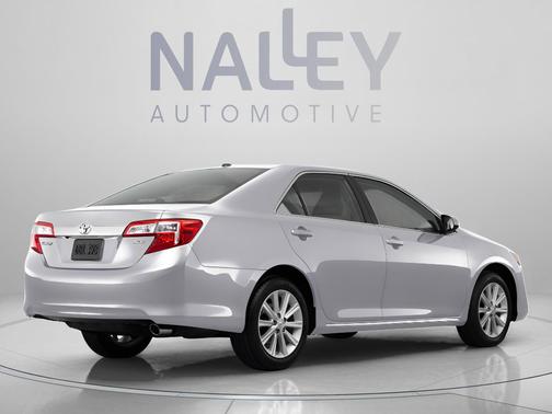 Classic Silver Metallic 2013 Toyota Camry XLE