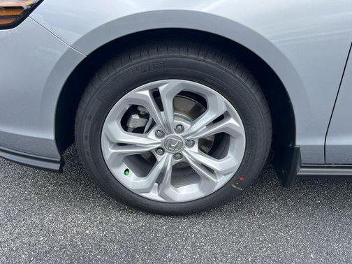 2025 Honda Accord LX 1.5T