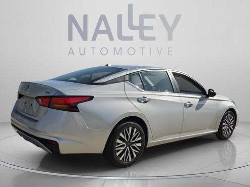 Brilliant Silver Metallic 2024 Nissan Altima 2.5 SV