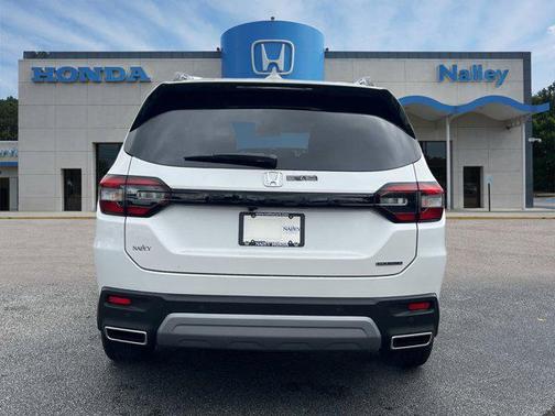 2025 Honda Pilot Touring 8-Passenger