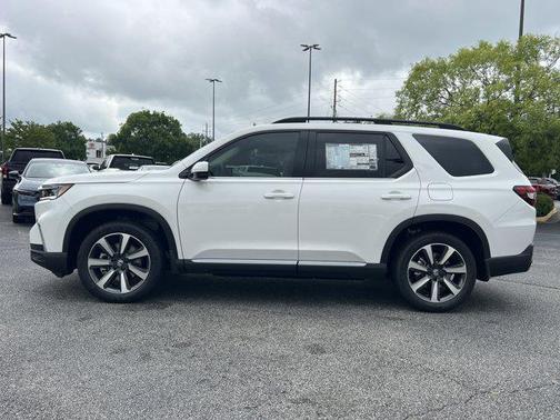 2025 Honda Pilot Touring 8-Passenger