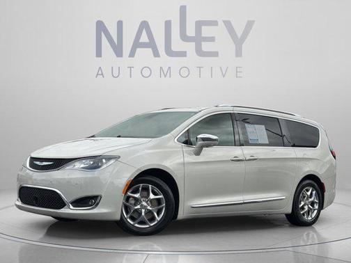 Luxury White Pearlcoat 2019 Chrysler Pacifica Limited