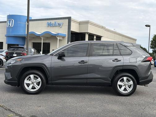 Magnetic Gray Metallic 2022 Toyota RAV4 LE
