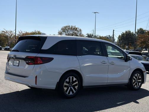 Solar Silver Metallic 2025 Honda Odyssey EX-L