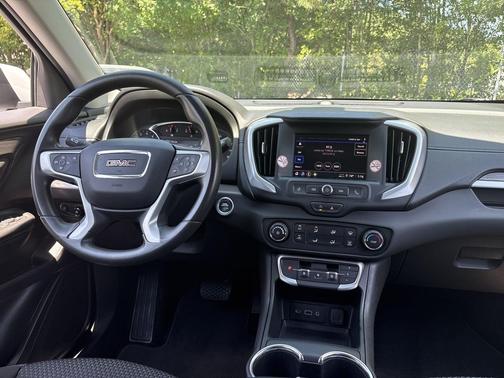 Summit White 2024 GMC Terrain SLE